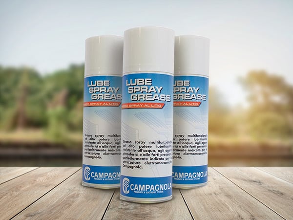 Spray grease lubricant